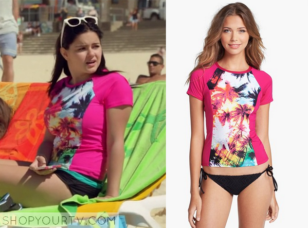 Alex Dunphy (Ariel Winter) wears this pink and floral rashie top in this we...