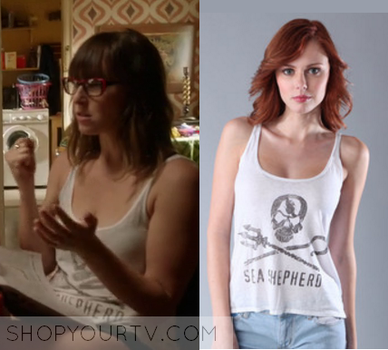 Shameless: Season 7 Episode 1 Svetlana's White Sea Shepherd Tank.