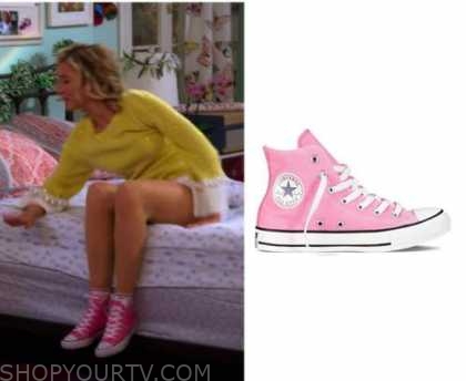 fossil Charles Keasing kalk Alexa and Katie: Season 4 Episode 1 Katie's Pink Converse Sneakers | Shop  Your TV