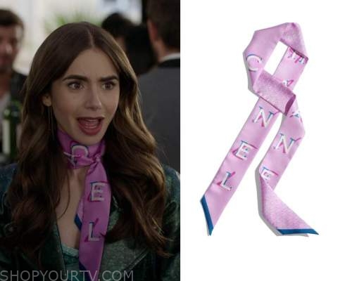 Chanel Earrings Of Lily Collins In Emily In Paris S01E05 Faux Amis (2020)