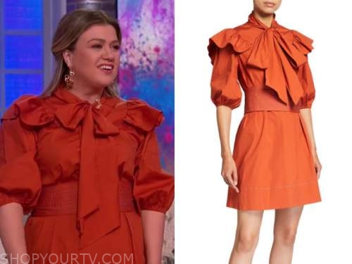 The Kelly Clarkson Show: November 2020 Kelly Clarkson's Orange Tie Neck ...