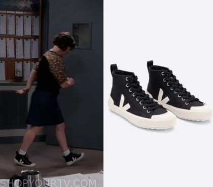 Call Me Kat Season 1 Episode 2 Kat S Black Sneakers Shop Your Tv