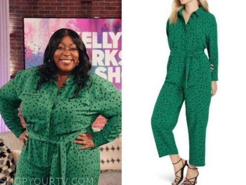 The Kelly Clarkson Show: May 2021 Loni Love's Green Polka Dot Jumpsuit ...