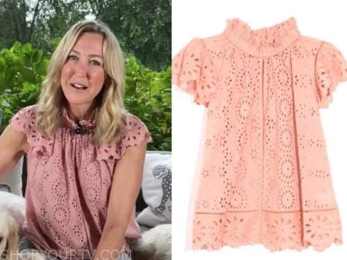 Lara Spencer, good morning America, pink eyelet top