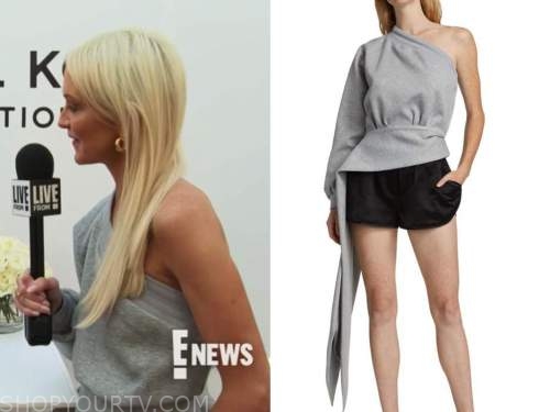 Zanna Roberts rassi, E! news, daily pop, grey one-shoulder sweater