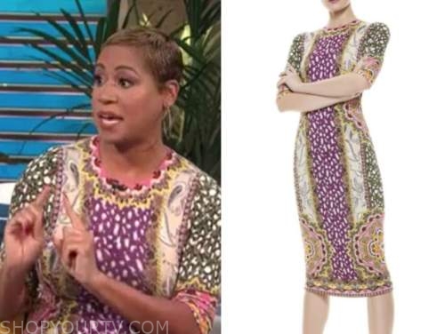 monique kelley, E! news, daily pop, paisley sheath dress