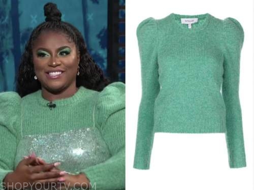 ester dean, mint green puff sleeve sweater, E! news, daily pop