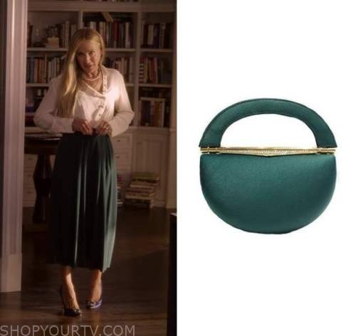 Carrie Bradshaw's Handbags In 'And Just Like That' Showcase Her