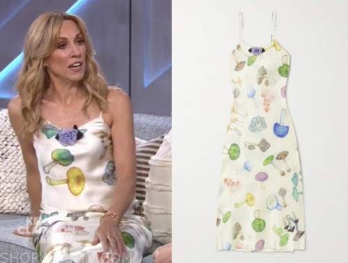 the kelly clarkson show, sheryl crow, mushroom printed slip dress