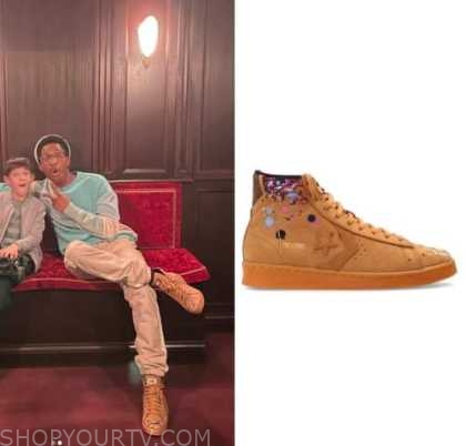 The Watchful Eye: Season 1 Episode 3 Elliott's Tan Sneakers | Shop Your TV