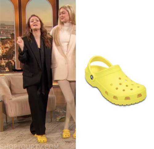 drew barrymore show, drew barrymore, yellow crocs clogs