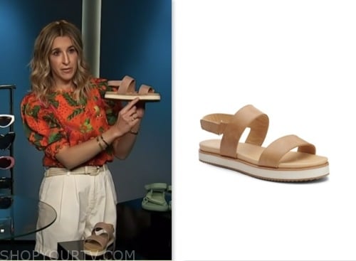 andrea lavinthal, access hollywood, beige brown sandals