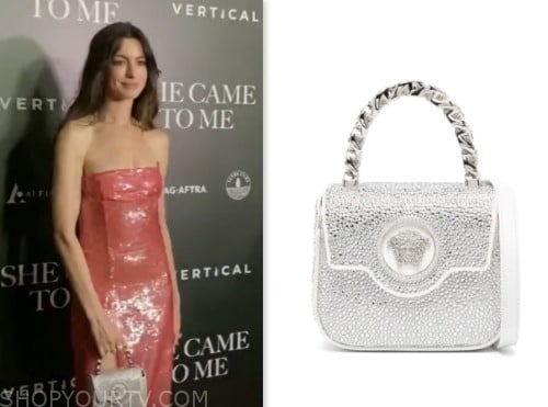anne hathaway, silver bag, extra